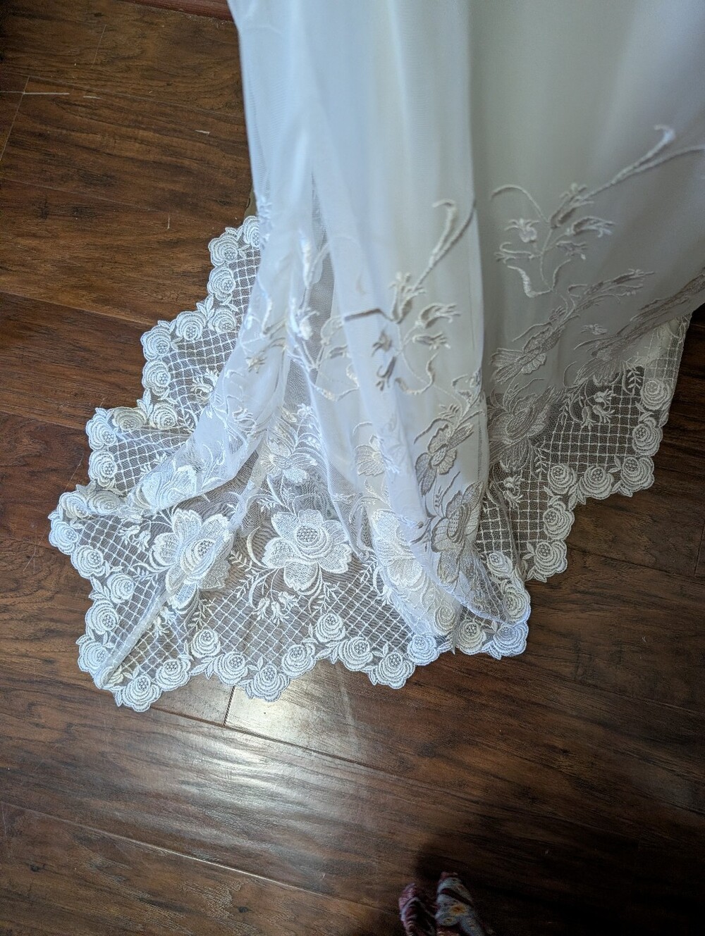 Jessica McClintock Gorgeous Vintage Lace Wedding Dress
-NWT Size 10 - Picture 11 of 16